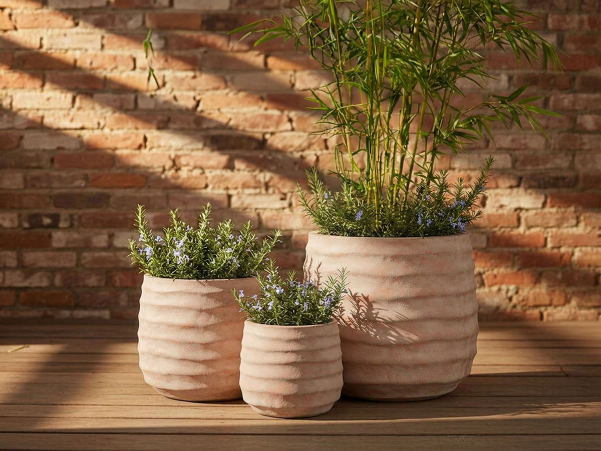HORIZONTAL WAVE URN