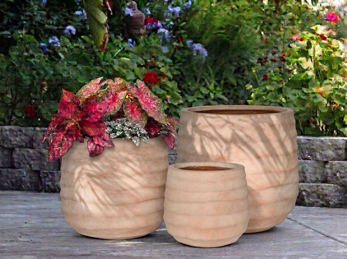 HORIZONTAL WAVE URN