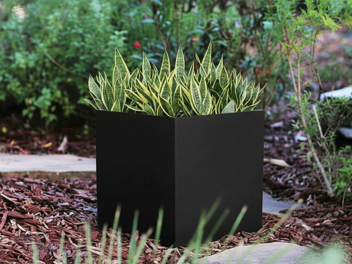 Cube Planter 12.0"- 23.5" By Plantatorem