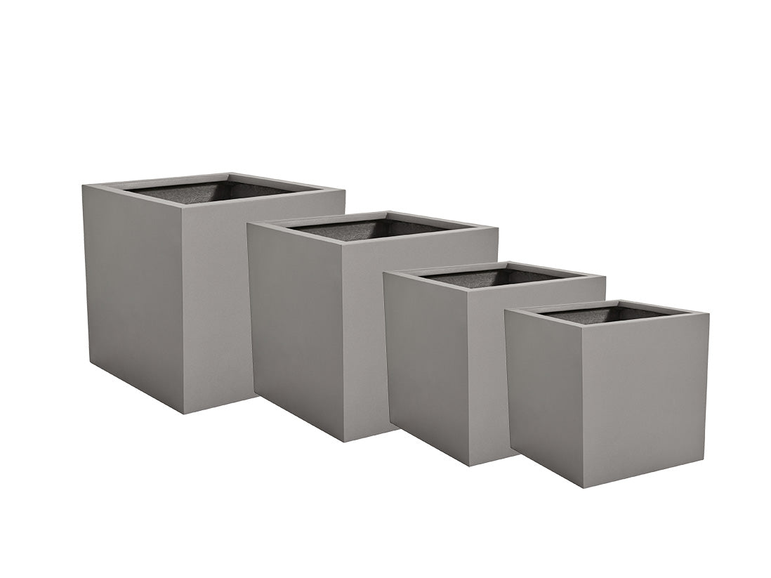 Cube Planter 12.0"- 23.5" By Plantatorem