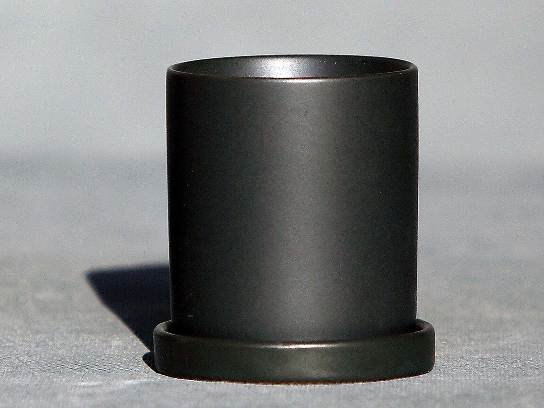 Cylinder Pot with Detached Saucers By Plantatorem