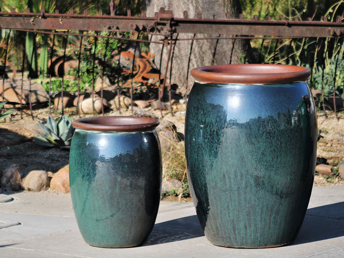 Roll Rim Urn Planter - Set of 2 By Plantatorem