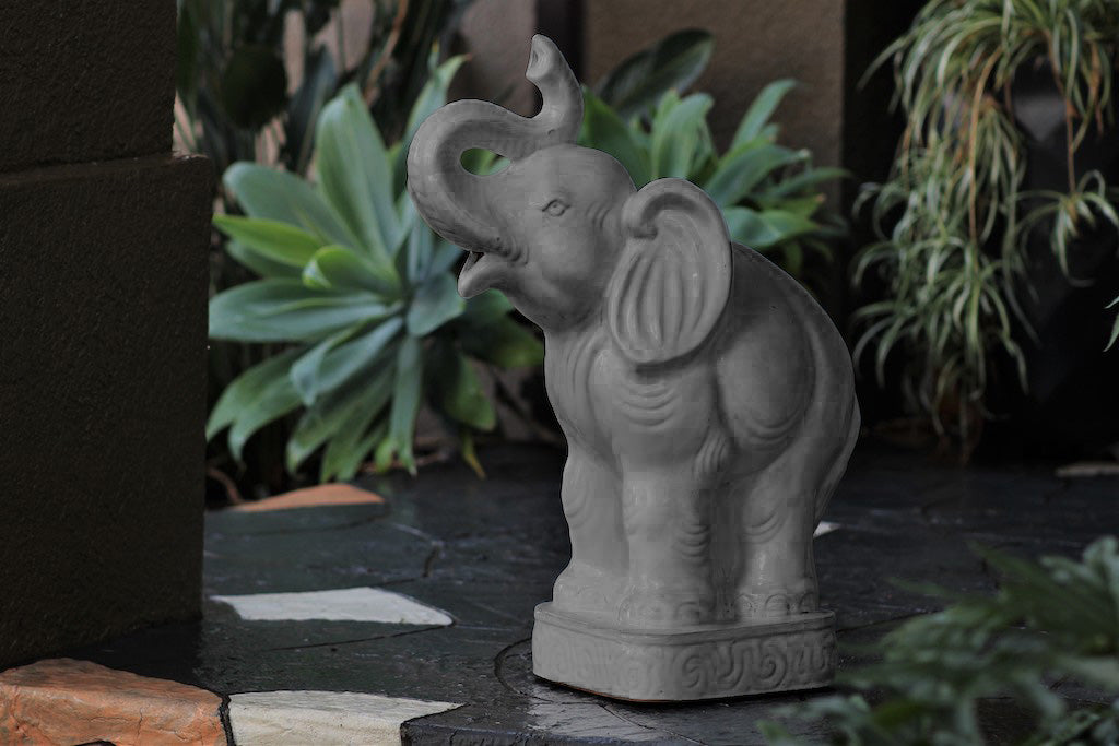 Elephant By Plantatorem