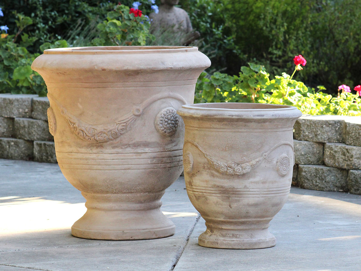 FAIENCE URN