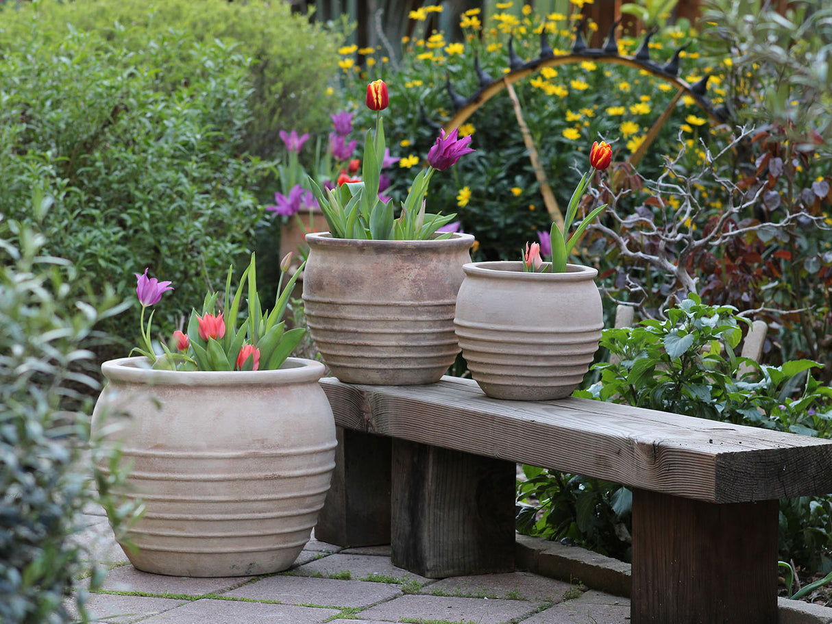 RIBBED ROUND PLANTER