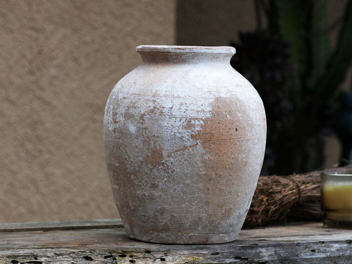 AMPHORA POT