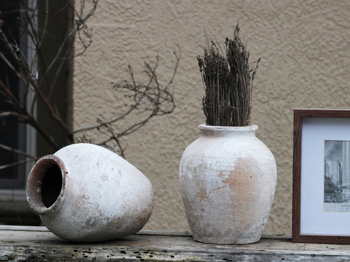 AMPHORA POT