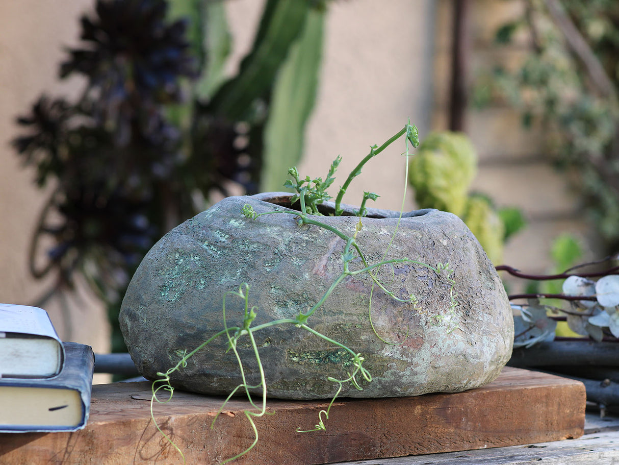 GLACIER ORB PLANTER