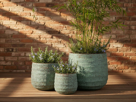 HORIZONTAL WAVE URN