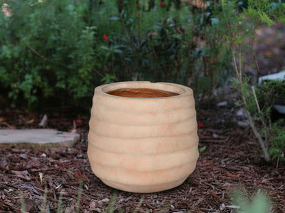 HORIZONTAL WAVE URN