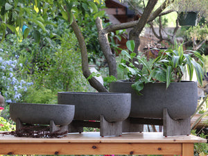 VENITIAN OVAL PLANTER With ACACIA WOOD STAND
