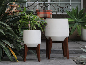 VENITIAN ROUND PLANTER With ACACIA WOOD STAND