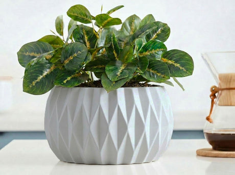 Geometry Diamond Twirl Planter
