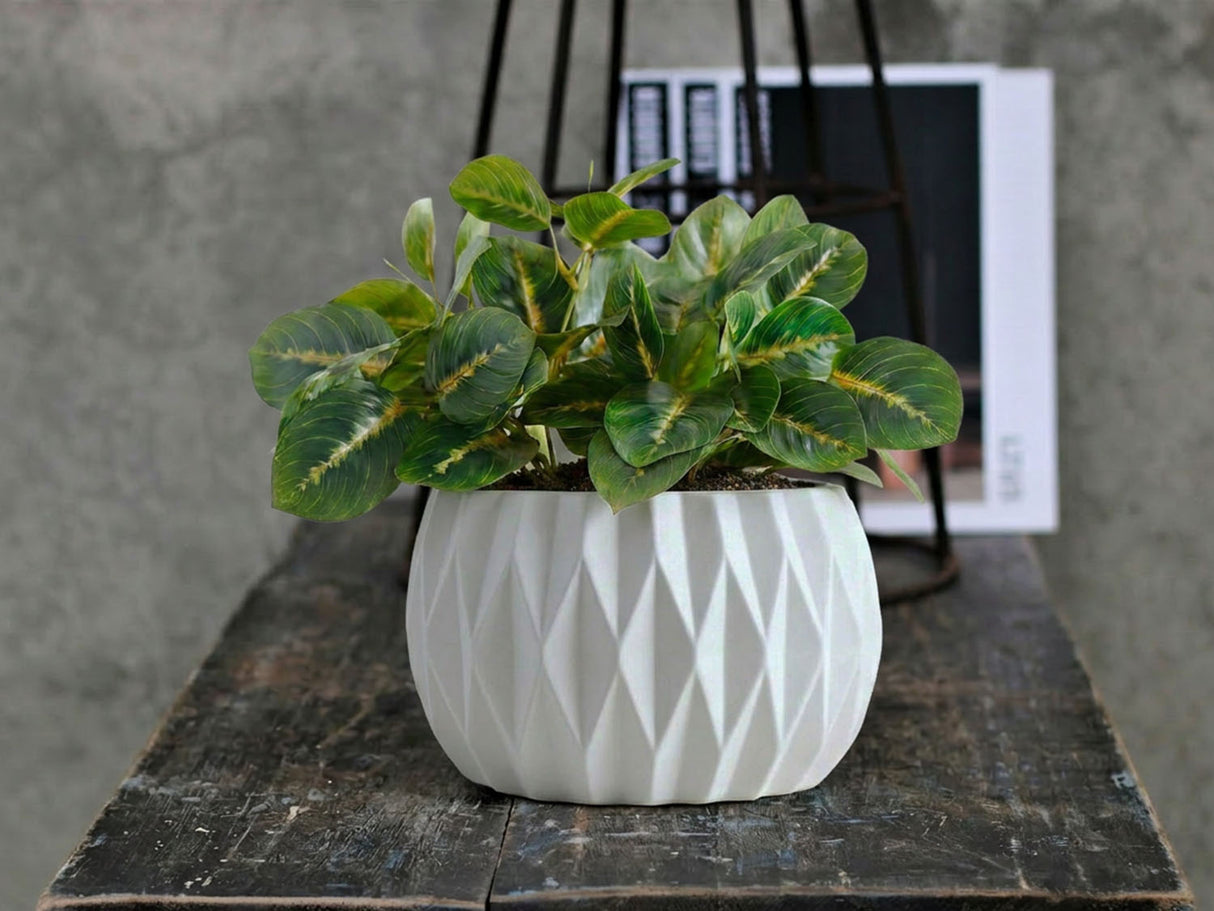 Geometry Diamond Twirl Planter