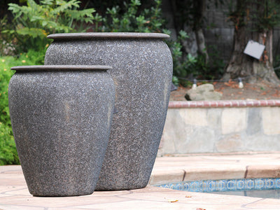 Urn Smooth Finished - (Silver Rock) By Plantatorem