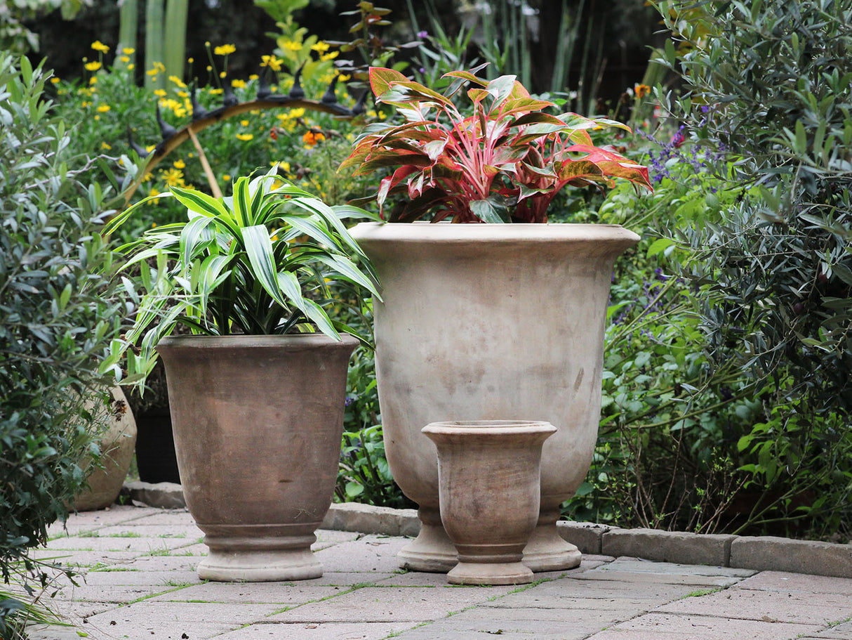 CHIANNI URN PLANTER